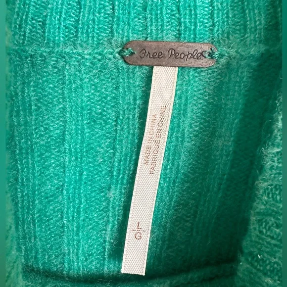 Free People Aubrey Green Cashmere Turtleneck Cropped Sweater - large - Picture 7 of 8